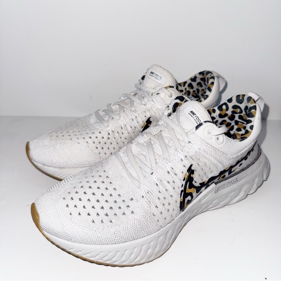 Nike Women's React Infinity Run Flyknit 2 Cheetah Print Running Sneakers Sz 9.5 - Picture 2 of 10